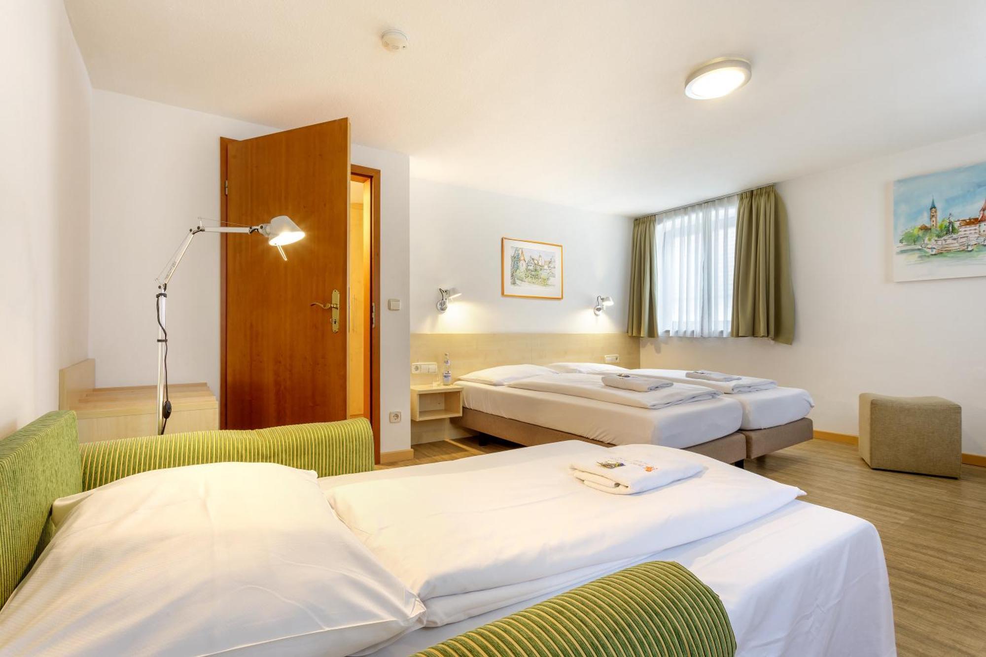 Hotel Zum Loewen Weissenhorn Ngoại thất bức ảnh