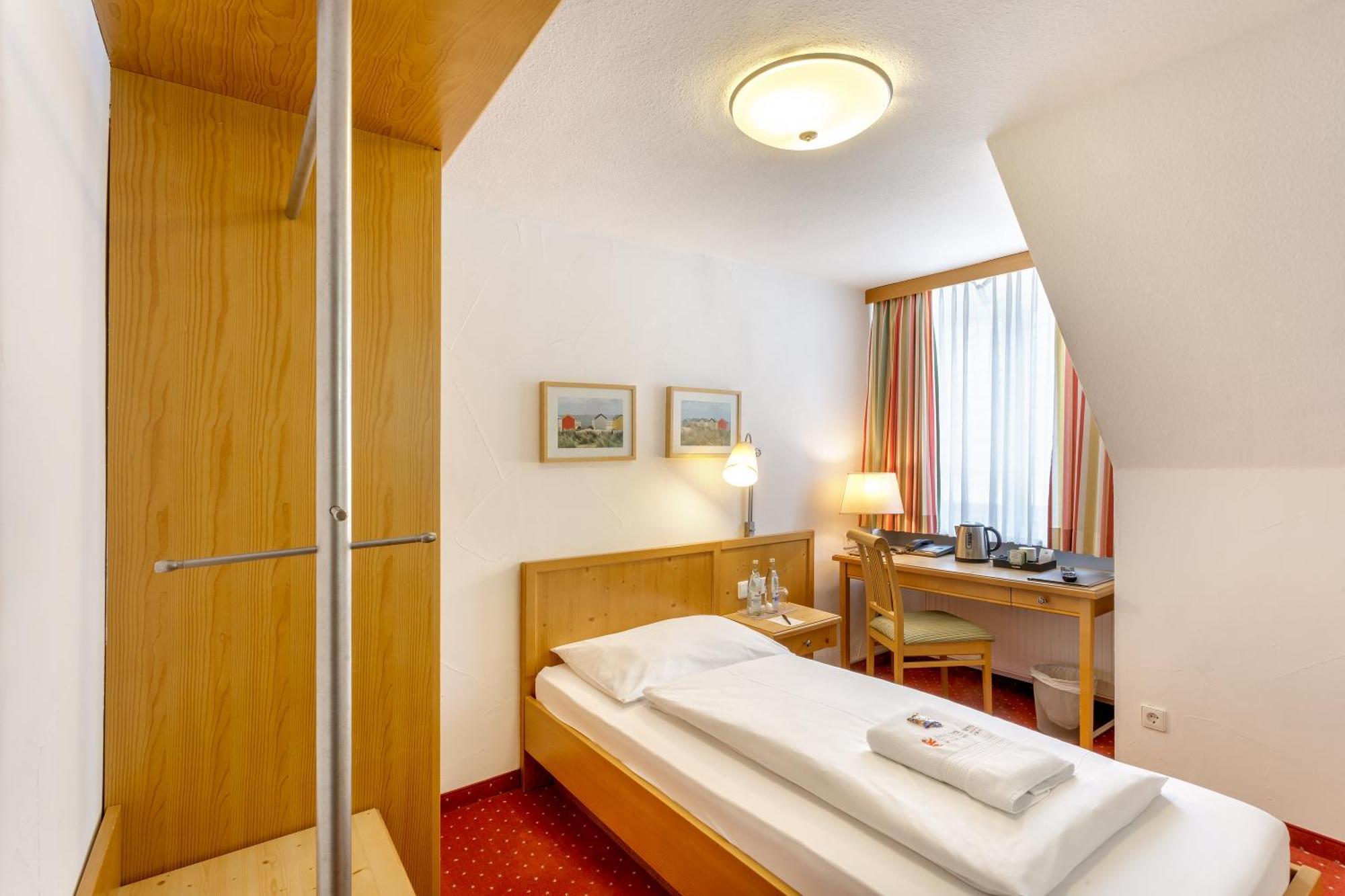Hotel Zum Loewen Weissenhorn Ngoại thất bức ảnh