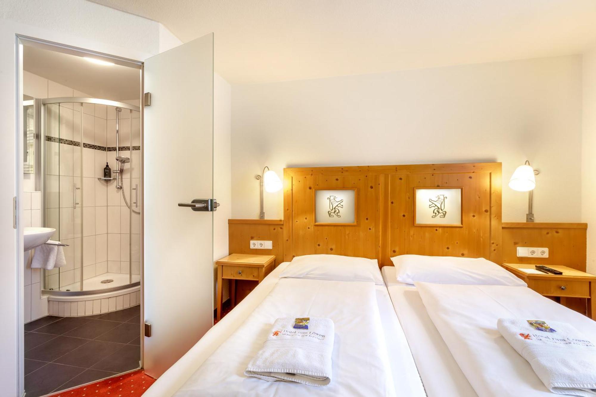 Hotel Zum Loewen Weissenhorn Ngoại thất bức ảnh
