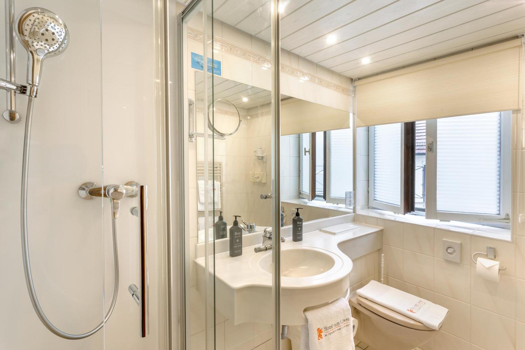 Hotel Zum Loewen Weissenhorn Ngoại thất bức ảnh
